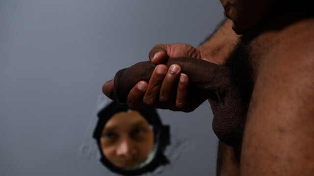 Fine man tries extra large black dick through the glory hole