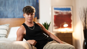 Teen and muscular boyfriend provide steamy content in charming gay kinks