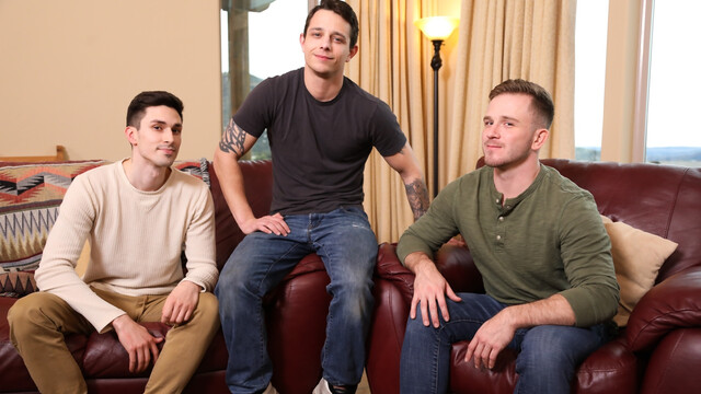 Fine blokes share hotel room for more than just a simple fuck