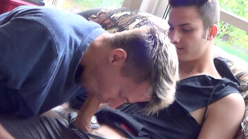 Boyfriend spend a relaxing afternoon fucking in the ass on cam