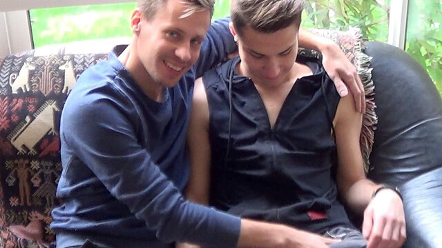 Boyfriend spend a relaxing afternoon fucking in the ass on cam