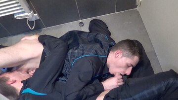 Amateur boys mix foot fetish with anal in a loud gay duo