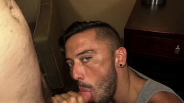 Naked gay lover gives perfect blowjob until the man fucks his ass