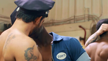 Bareback licking and deep interracial penetration