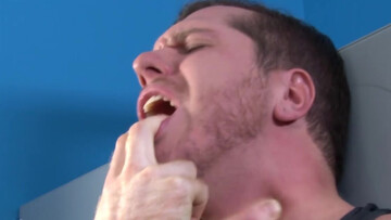 A policeman and a pervert are fucking in the toilets