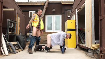 Worker picks up his boss and takes him to an empty room