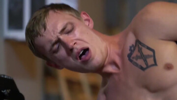 Petite slut with tattoos is having anal sex in the alley