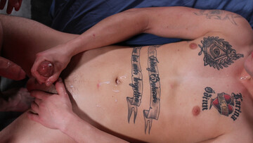 Richard Buldger and Rix doing it on the bed with no condom