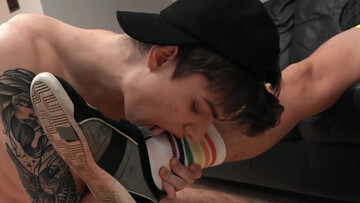 Sneaker fetish fuck with two dark-haired hotties