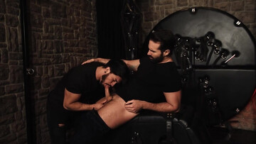 Rimming and riding with a slutty brunette