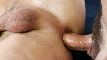 Hot lovers share homemade morning sex in perfect positions