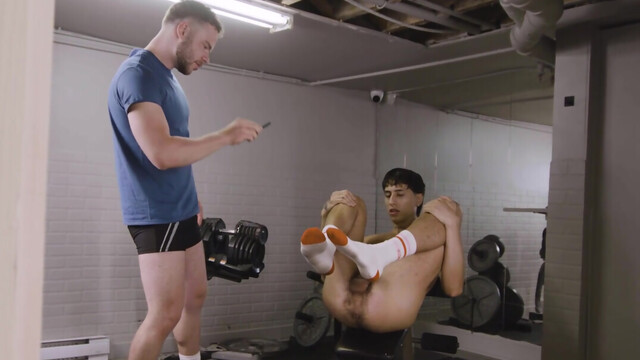 Working out and taking nude pictures before screwing