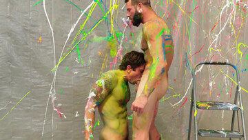 Sexy men provide deepthroat and anal in a splashy mix