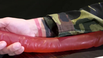 Joris Leonard and Rick Lennon: dildo size matters