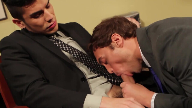 Rocco Reed and Lance Luciano are fucking in the office