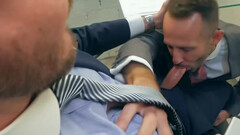 Blowjob at the office spells out more for this hottie